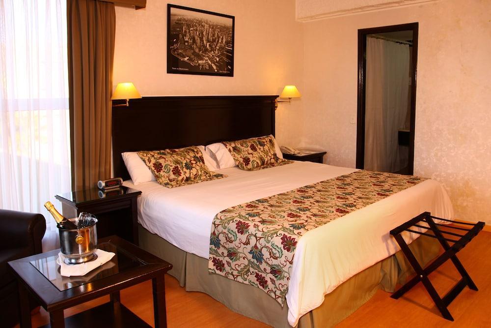 Ramada By Wyndham Buenos Aires Hotel Vicente Lopez Exterior photo