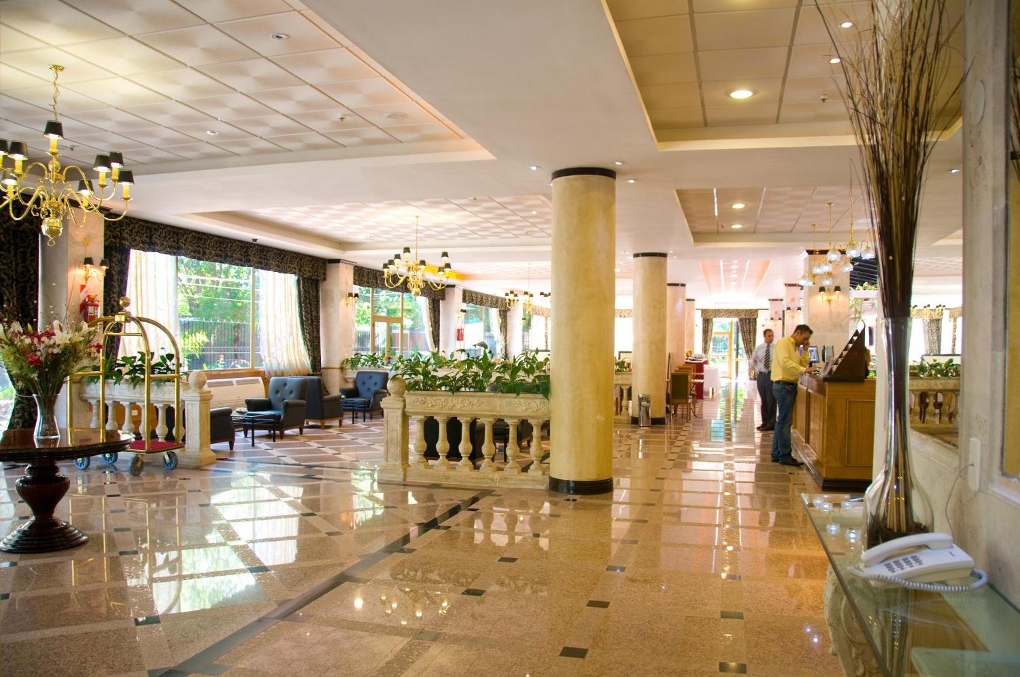 Ramada By Wyndham Buenos Aires Hotel Vicente Lopez Exterior photo