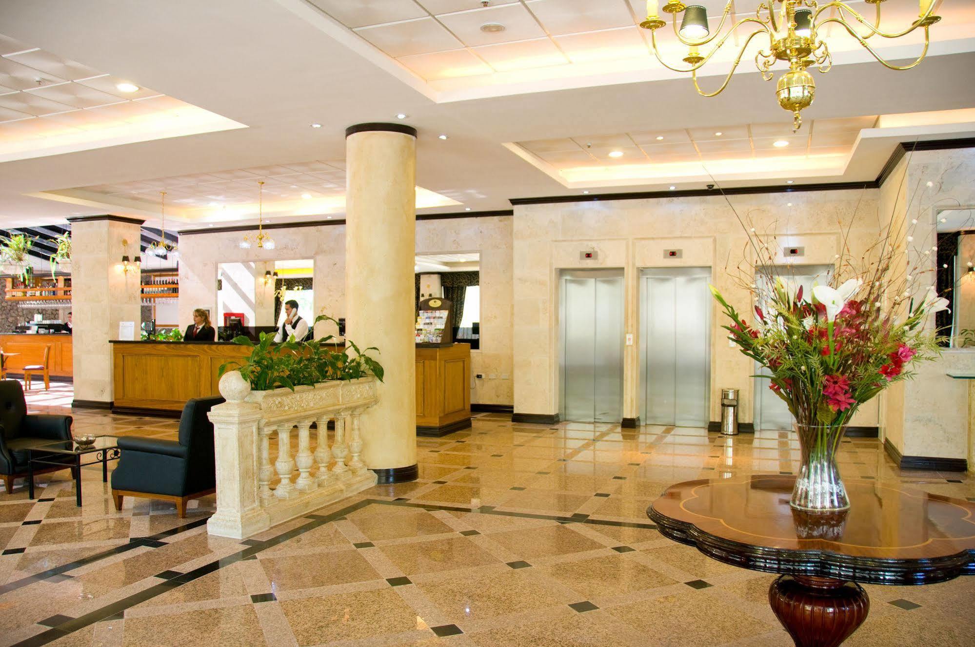 Ramada By Wyndham Buenos Aires Hotel Vicente Lopez Exterior photo