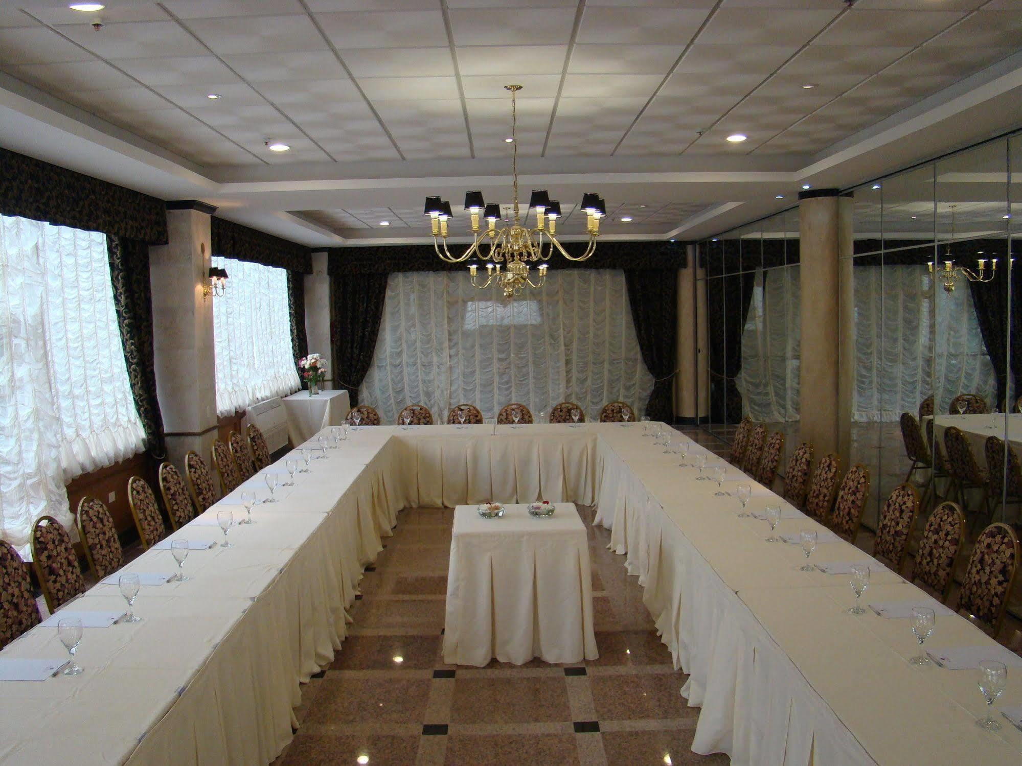 Ramada By Wyndham Buenos Aires Hotel Vicente Lopez Exterior photo