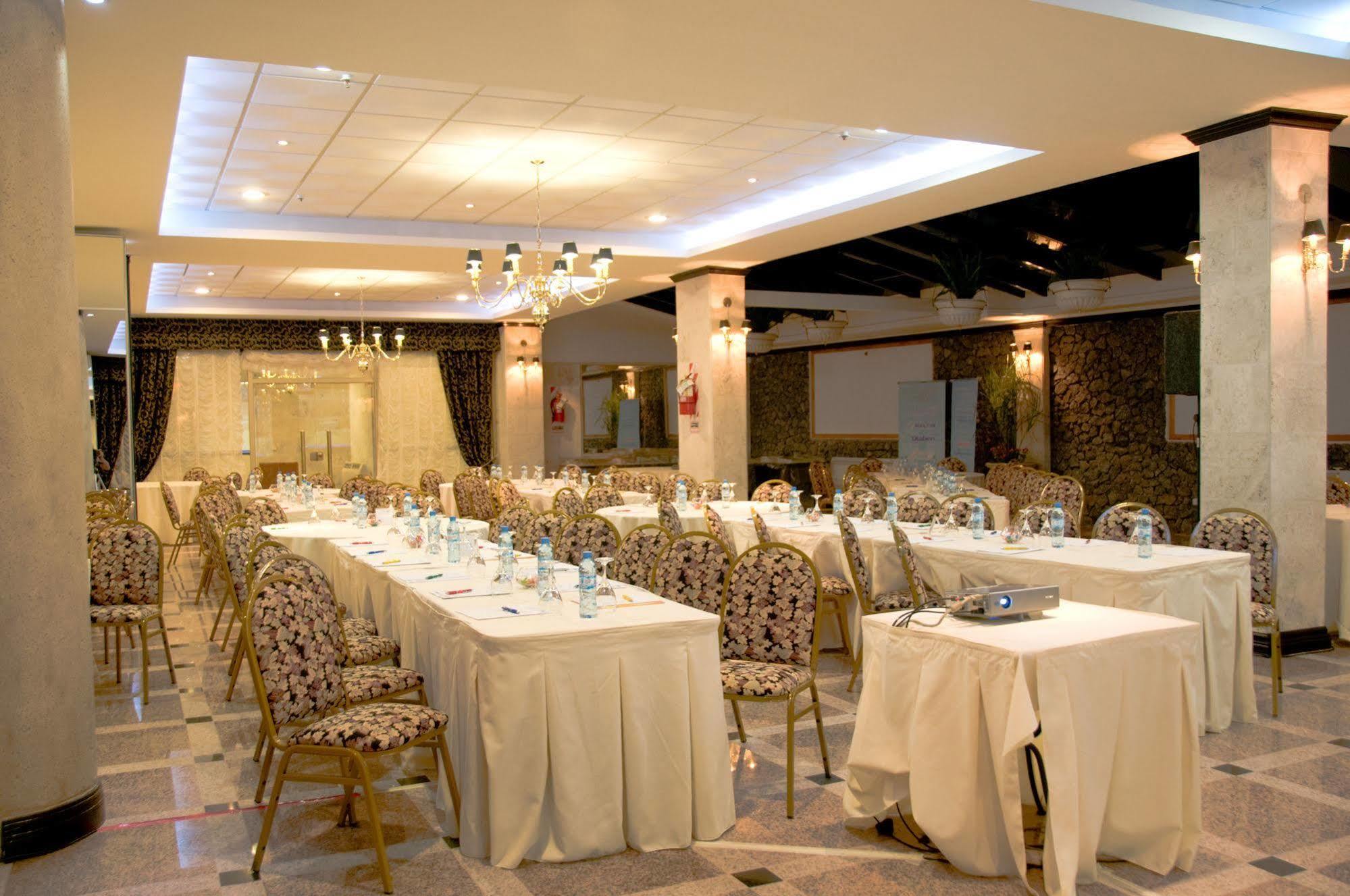 Ramada By Wyndham Buenos Aires Hotel Vicente Lopez Exterior photo